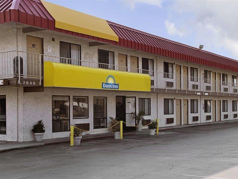 Days Inn By Wyndham Fresno South Exterior photo